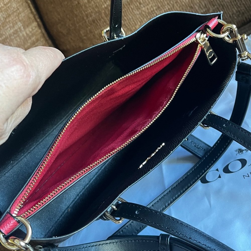 EUC Coach Mollie 25 tote with matching zip around wallet/coin purse. - Picture 4 of 9